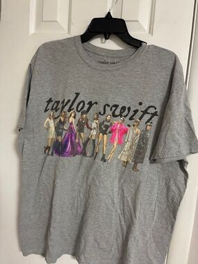 Taylor Swift T-shirt